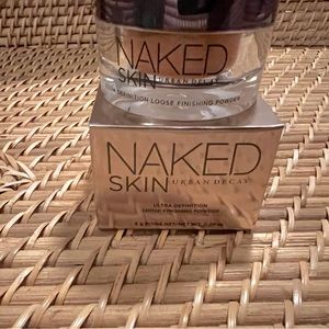 NIB Naked Skin Ultra Definition Loose Finishing Powder - Naked Medium Dark